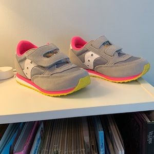 Saucony Girls Gray Velcro Tennis Shows